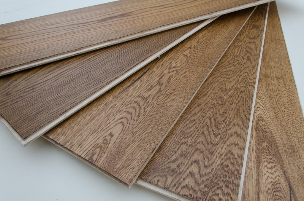 Parquet rovere maxiplancia verniciato noce chiaro spazzolato ... Parquet doussie prefinito prezzi